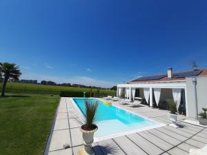 The swimming pool at or close to Villa Private Pool Luxury G&P Hot Tub