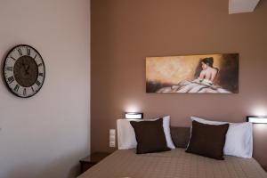 A bed or beds in a room at Mari Helen