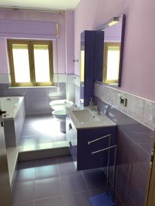 A bathroom at Soffio di Sicilia