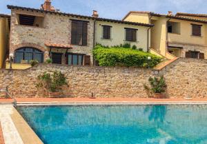 The swimming pool at or close to UMBRIA, "Casa Sagrantina" con PISCINA e pergolato