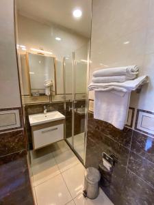 Koupelna v ubytování Boutique Sultan Hotel