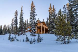 Beautiful New Construction Home with Great Views and Pool Table - Silverheels Chalet talvel