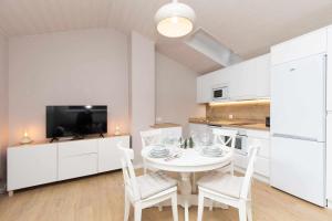 Nhà bếp/bếp nhỏ tại Ático del Prado by BeValle +10 ảnh