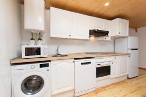 Dapur atau dapur kecil di Casa Daniella by BeValle