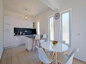 Kuchyňa alebo kuchynka v ubytovaní Apartments Grljević