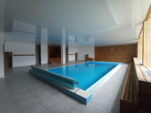 Bazén v ubytování Hotel Kristian nebo v jeho okolí + 37 fotografií
