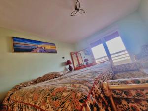 Letto o letti in una camera di Penthouse with private pool, hot tub jacuzzi with sea views and chill-out zone, close to the sea