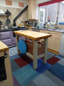 A kitchen or kitchenette at Wansley Manor BnB