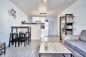Posezení v ubytování OFFRE SPECIALE Centre Verdun - Idéal Famille - Le Châtelois