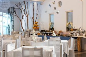 Gallery image of Meltemi Village Hotel in Perissa