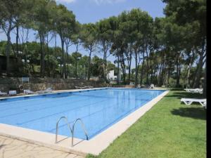 The swimming pool at or close to Apartamento Eden Mar Torre Valentina, Sant Antonio de Calonge