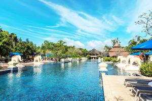 - une piscine au complexe dans l'établissement Seaview Resort Khao Lak - SHA Plus, à Khao Lak