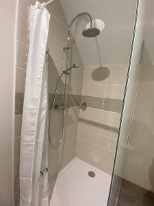 Φωτογραφία από το άλμπουμ του Chambre privative chez Toutoune σε Fontainebrux