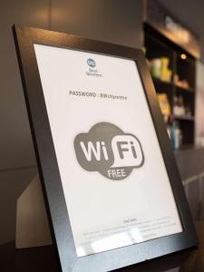 a framed picture of a wi fi free sign at Hotel Best Western City Centre in Brussels