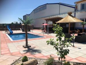 Bazén v ubytování Relaxcentrum Mrkáček Lišov nebo v jeho okolí