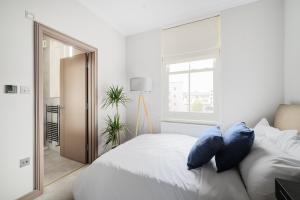 Lova arba lovos apgyvendinimo įstaigoje Cosy Two Bedroom Apartment in Holborn