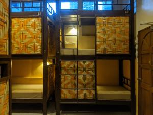 Palanda nebo palandy na pokoji v ubytování Cebu Pungko-pungko Hostel