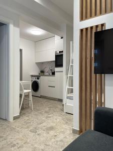 A kitchen or kitchenette at Ena Diva