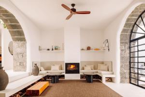 Гостиная зона в White Exclusive Suites & Villas