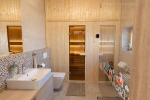 Koupelna v ubytování Villa Panorama - Luxurious equipped modern spacious villa