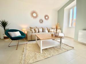 Фотография из галереи Montée fleurie в Ментоне +24 фотографии