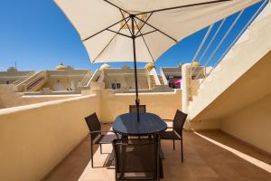 Balkón alebo terasa v ubytovaní Home2Book Stunning Sultan Casa Estrella, Wifi&Pool