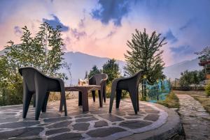 Fotografie z fotogalerie ubytování Aotel Pangot Formally Royal Cliff v destinaci Nainital + 43 fotografií