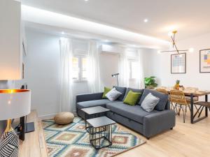 Posedenie v ubytovaní Gorgeous renovated apartment 2BR AC