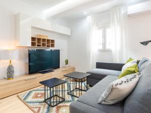 Posedenie v ubytovaní Gorgeous renovated apartment 2BR AC