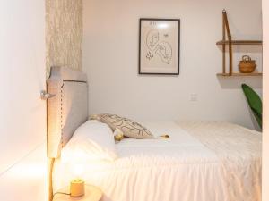 Posteľ alebo postele v izbe v ubytovaní Gorgeous renovated apartment 2BR AC