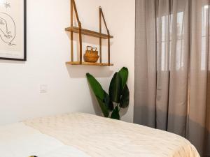 Posteľ alebo postele v izbe v ubytovaní Gorgeous renovated apartment 2BR AC