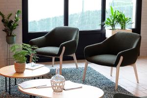 Coin salon dans l'établissement Campanile Clermont Ferrand - Le Brezet