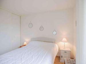 Zdjęcie z galerii obiektu Appartement à Socoa avec Terrasse, Piscine et Parking - 700m de la Plage - FR-1-4-625 w mieście Ciboure