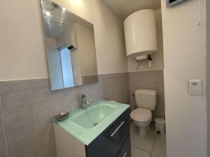 Foto da galeria de Appartement La Rochelle, 1 pièce, 2 personnes - FR-1-246-607 em La Rochelle