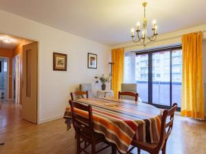 Zdjęcie z galerii obiektu Appartement lumineux avec balcon et parking proche plage à Biarritz - FR-1-3-550 w Biarritz