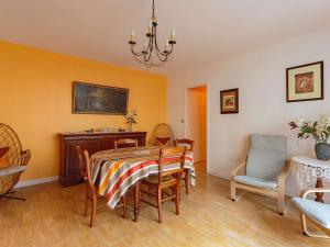 Zdjęcie z galerii obiektu Appartement lumineux avec balcon et parking proche plage à Biarritz - FR-1-3-550 w Biarritz