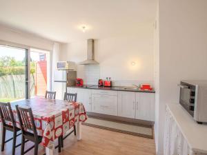 Fotografia z galérie ubytovania Appartement Lumineux Jardin Privé, proche Plages et Commerces à Urrugne - FR-1-4-627 v destinácii Urrugne