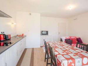 Fotografia z galérie ubytovania Appartement Lumineux Jardin Privé, proche Plages et Commerces à Urrugne - FR-1-4-627 v destinácii Urrugne