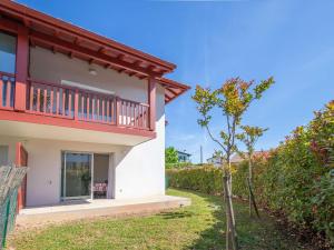 Fotografia z galérie ubytovania Appartement Lumineux Jardin Privé, proche Plages et Commerces à Urrugne - FR-1-4-627 v destinácii Urrugne