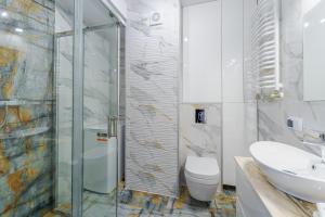 Łazienka w obiekcie Apartament Doro