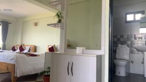 Bilik mandi di Hotel Pristine Himalaya