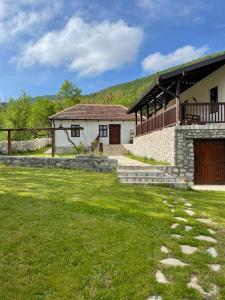 Příroda nedaleko apartmánu + 37 fotografií
