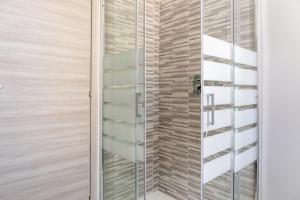 A bathroom at Newly Renovated Loft near Centrale