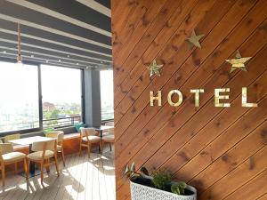 Fotografie z fotogalerie ubytování Hotel New York v destinaci Kamëz