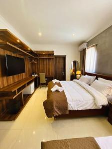 Posteľ alebo postele v izbe v ubytovaní Velver Mansion, Malta - Luxury Villa with Pool