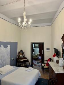 A bed or beds in a room at B&B 'Degli Artisti'