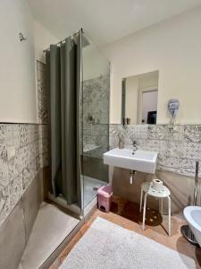 A bathroom at B&B 'Degli Artisti'