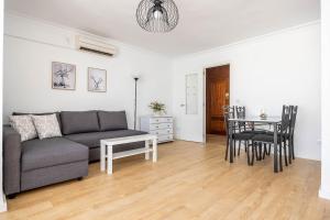 Część wypoczynkowa w obiekcie Apartamento Isbilya