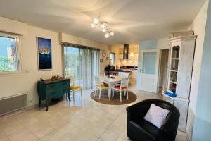 Dapur atau dapur kecil di 72m With Terrace And Garden Center Of Baden