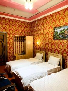Легло или легла в стая в Зона отдых APACHI в горах ЧИМГАН